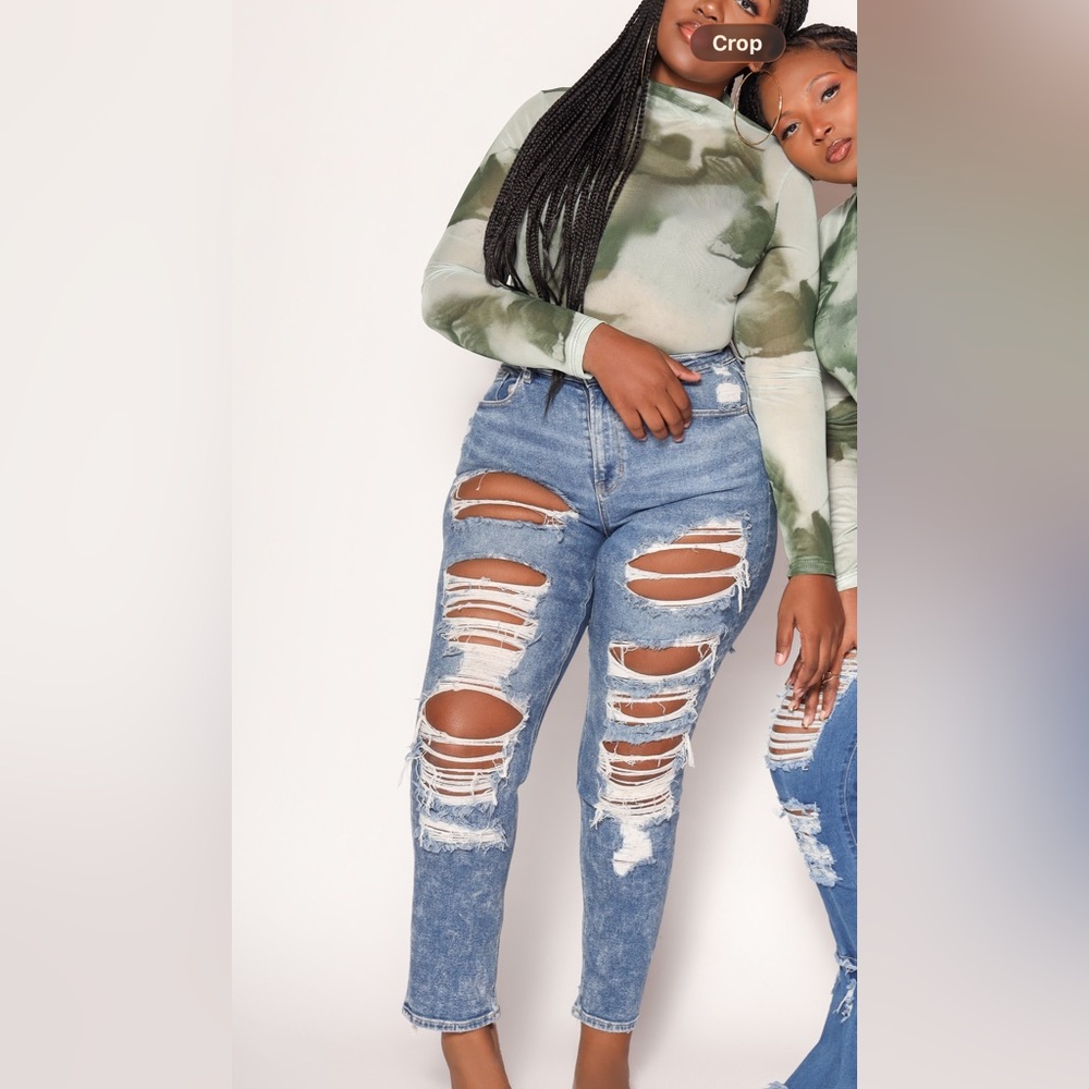 American Eagle Ripped High-Waist Women’s Jeans in Light Blue